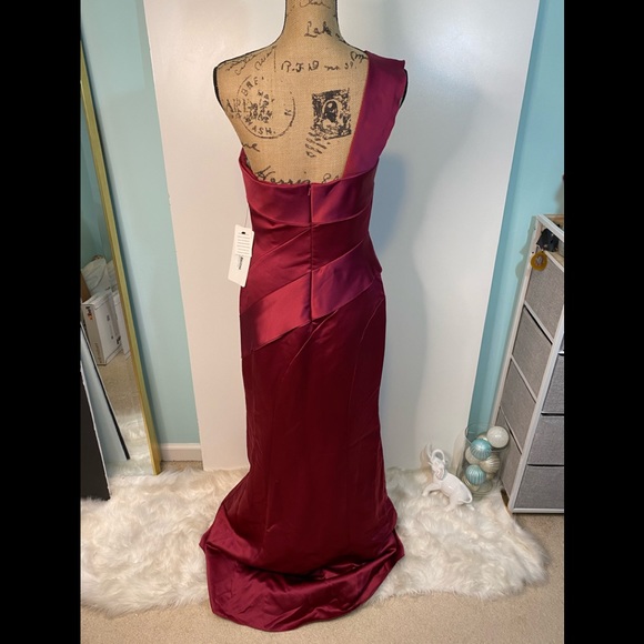 WHITE by Vera Wang Gown size 8 NWT - Picture 6 of 16